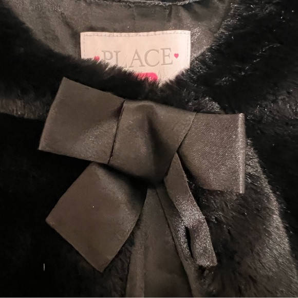 Children's Place Black Faux Fur Poncho Size Small 5/6 - Picture 5 of 10